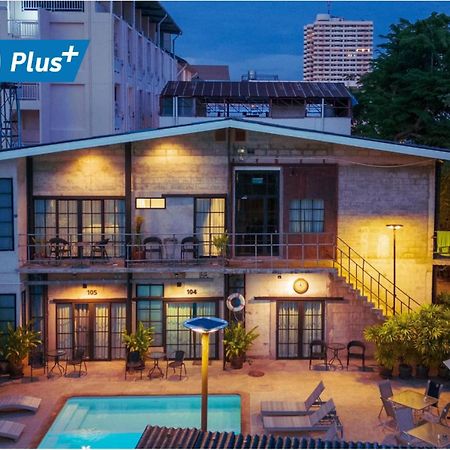 Hotel The Warehouse Chiang Mai Exterior foto