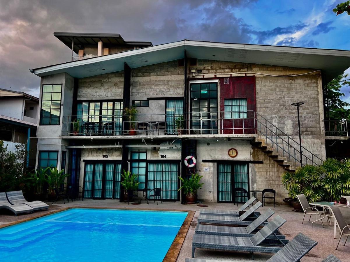 Hotel The Warehouse Chiang Mai Exterior foto