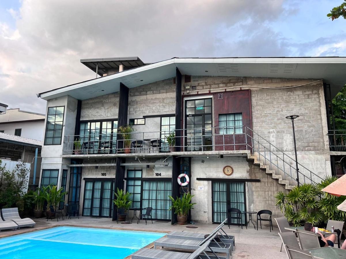Hotel The Warehouse Chiang Mai Exterior foto