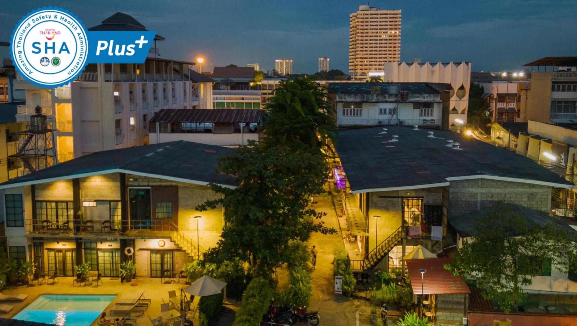 Hotel The Warehouse Chiang Mai Exterior foto