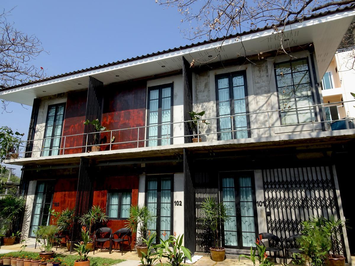 Hotel The Warehouse Chiang Mai Exterior foto