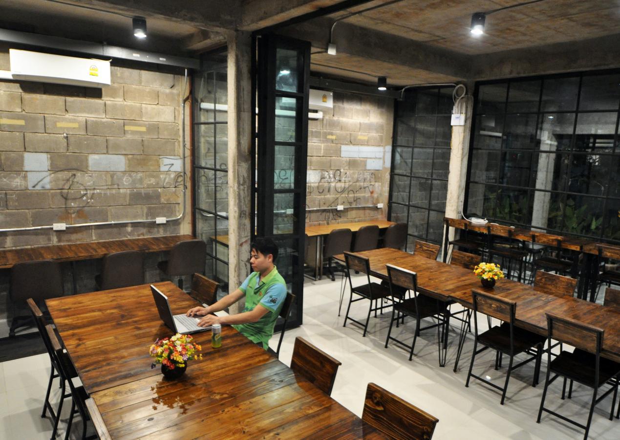 Hotel The Warehouse Chiang Mai Exterior foto